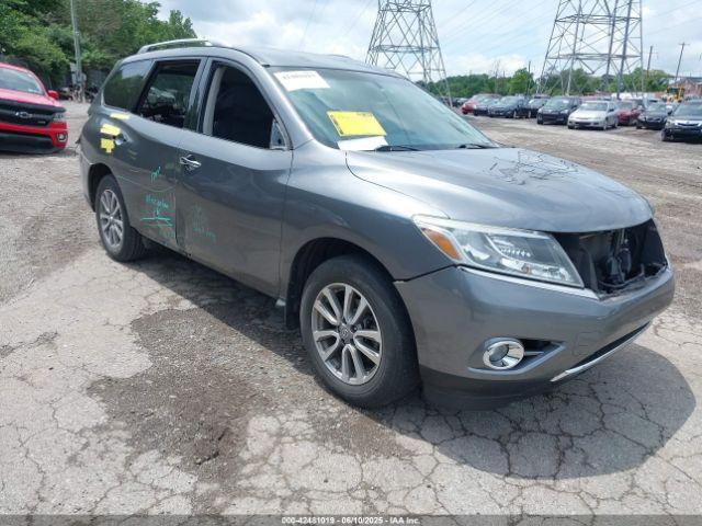  Salvage Nissan Pathfinder
