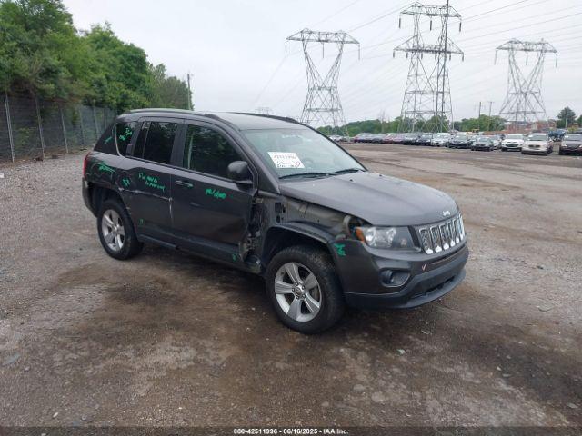  Salvage Jeep Compass
