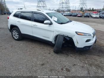  Salvage Jeep Cherokee