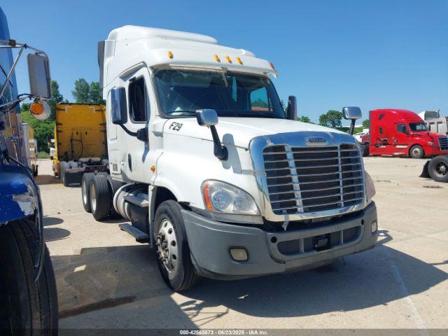  Salvage Freightliner Cascadia 125