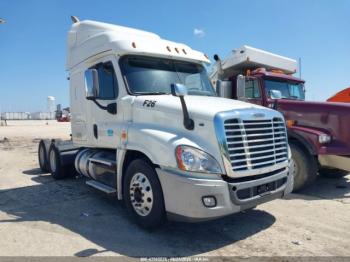  Salvage Freightliner Cascadia 125