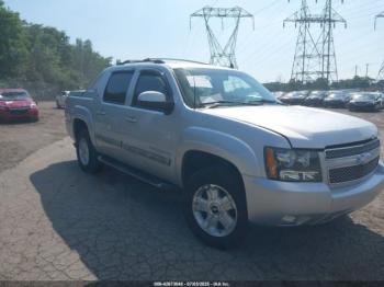  Salvage Chevrolet Avalanche 1500