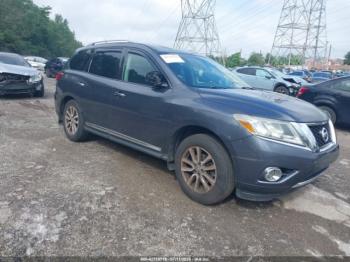  Salvage Nissan Pathfinder
