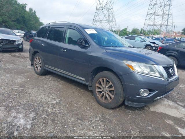  Salvage Nissan Pathfinder