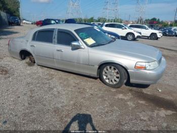  Salvage Lincoln Towncar