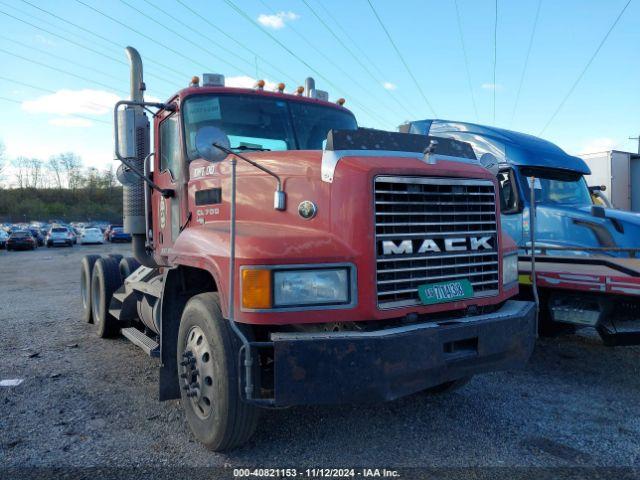  Salvage Mack 700