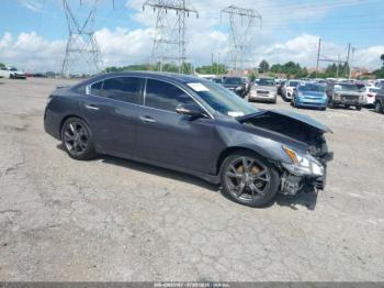  Salvage Nissan Maxima