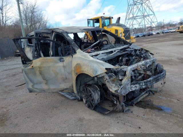  Salvage Chrysler Voyager