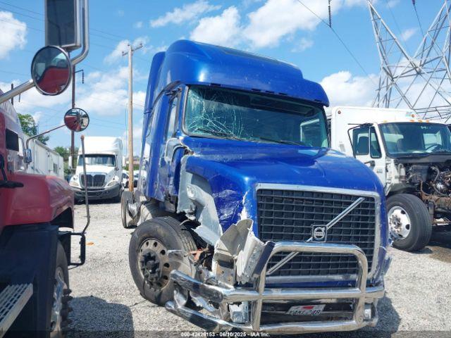  Salvage Volvo Vn