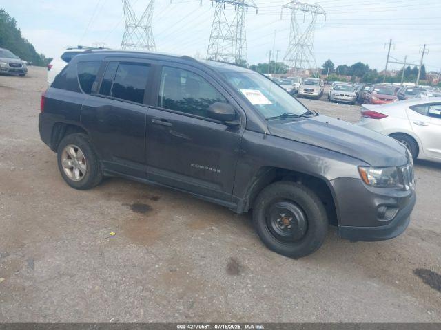  Salvage Jeep Compass