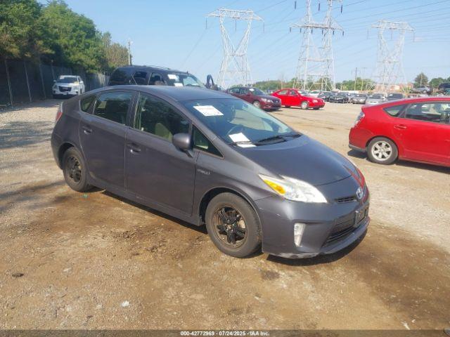  Salvage Toyota Prius