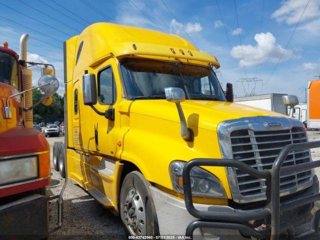  Salvage Freightliner Cascadia 125
