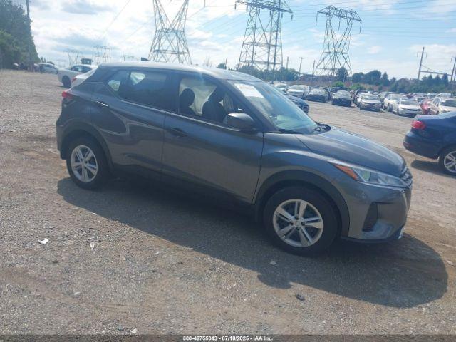  Salvage Nissan Kicks