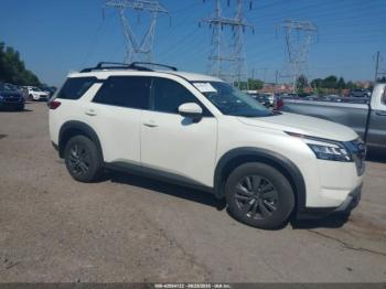  Salvage Nissan Pathfinder