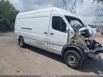  Salvage Mercedes-Benz Sprinter 2500