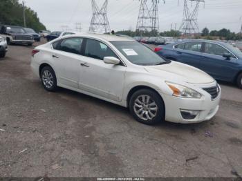 Salvage Nissan Altima