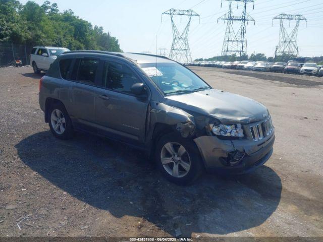  Salvage Jeep Compass