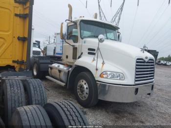  Salvage Mack Cx613