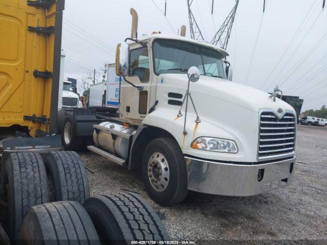  Salvage Mack Cx613