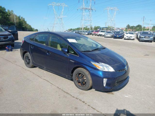  Salvage Toyota Prius