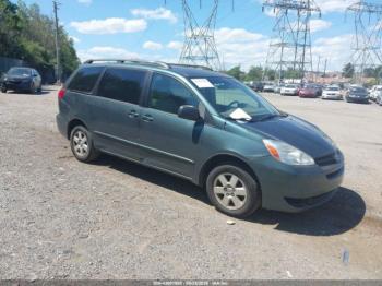  Salvage Toyota Sienna