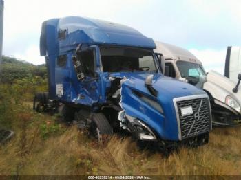  Salvage Volvo Vnl