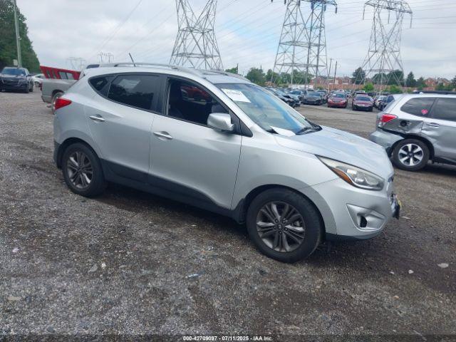  Salvage Hyundai TUCSON