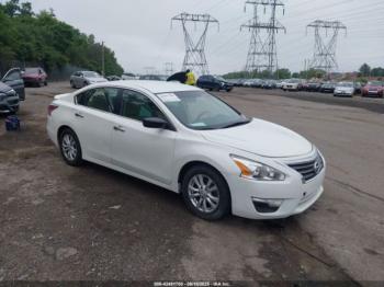  Salvage Nissan Altima