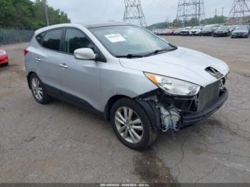  Salvage Hyundai TUCSON