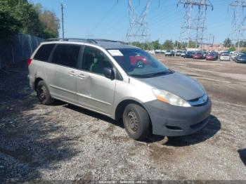  Salvage Toyota Sienna