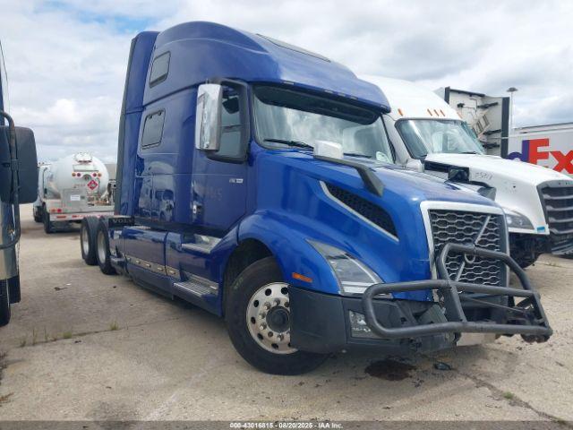  Salvage Volvo Vnr