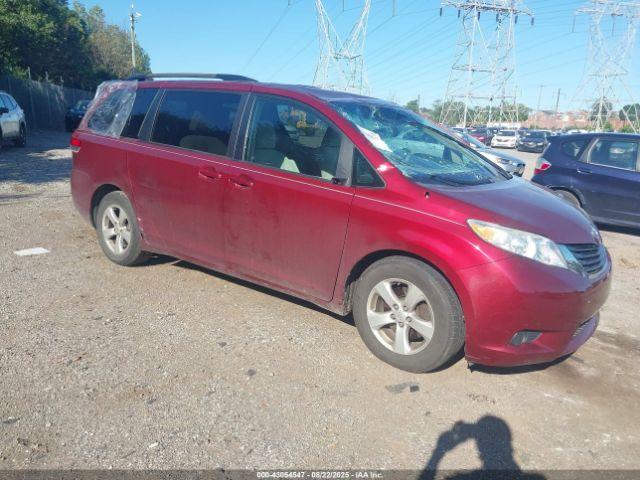  Salvage Toyota Sienna