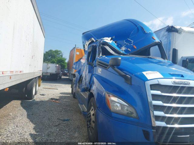  Salvage Freightliner New Cascadia 126