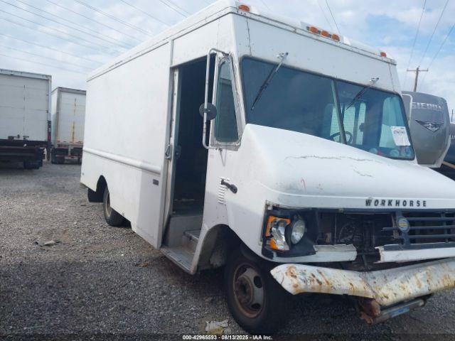  Salvage Workhorse Custom Cha Step Van