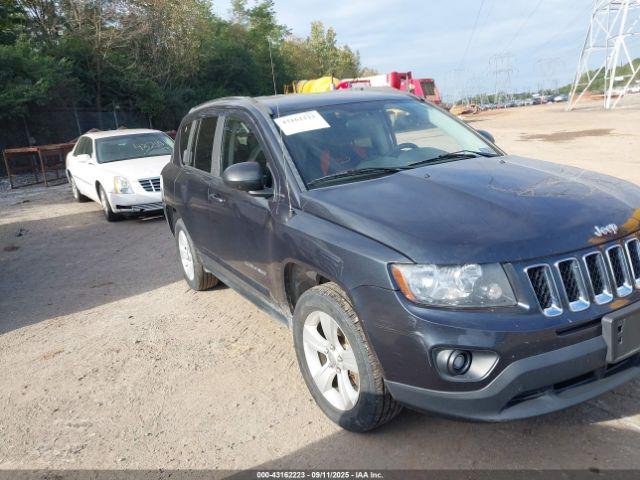  Salvage Jeep Compass