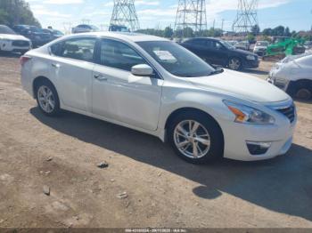  Salvage Nissan Altima