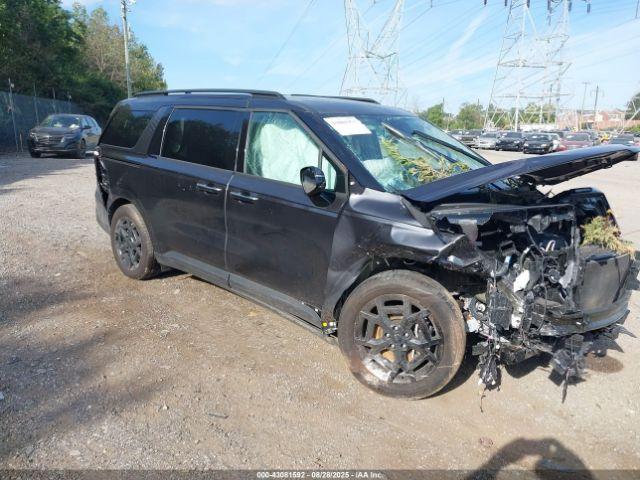  Salvage Kia Carnival