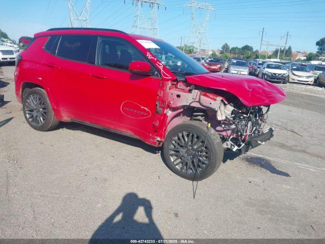  Salvage Jeep Compass