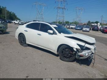  Salvage Nissan Maxima