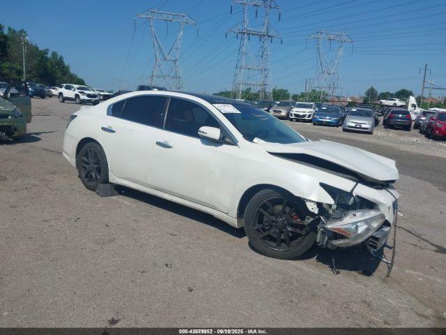  Salvage Nissan Maxima