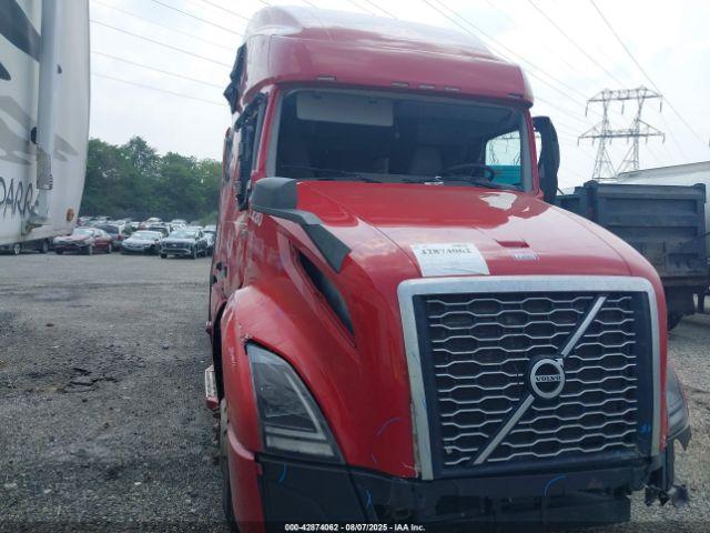  Salvage Volvo Vnl