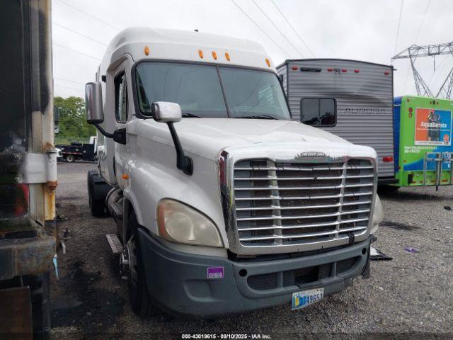  Salvage Freightliner Cascadia 125
