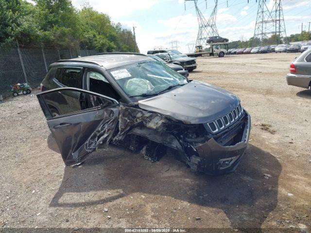  Salvage Jeep Compass