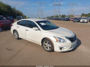  Salvage Nissan Altima