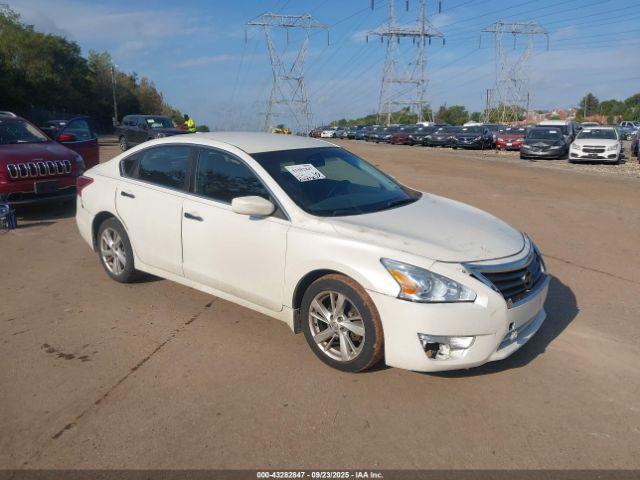  Salvage Nissan Altima