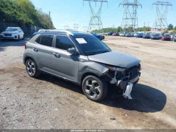  Salvage Hyundai VENUE