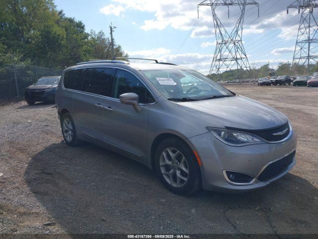  Salvage Chrysler Pacifica