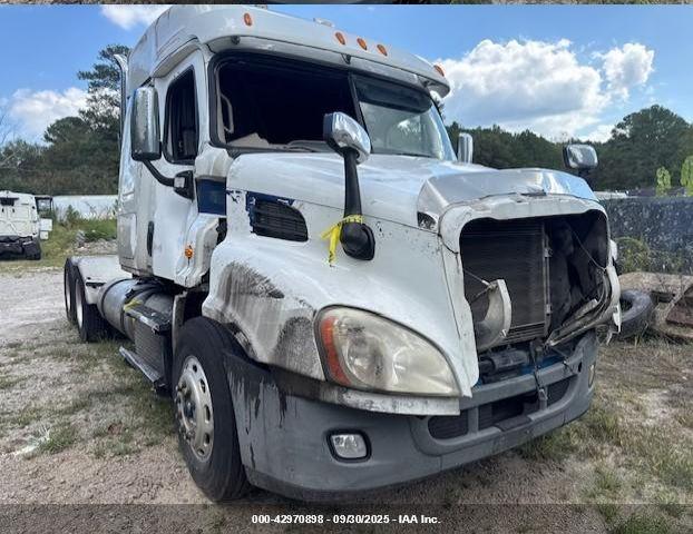  Salvage Freightliner Cascadia 113