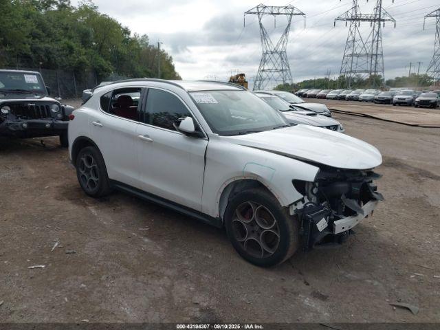  Salvage Alfa Romeo Stelvio