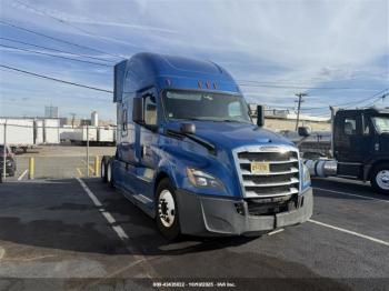  Salvage Freightliner New Cascadia 126